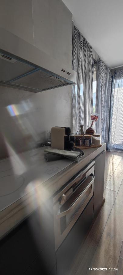Attico Vista Mare Apartment Голем Екстериор снимка